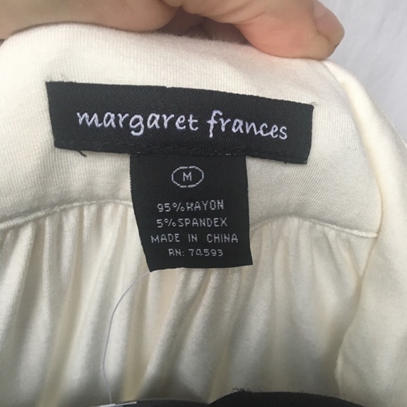 NWT Margaret Frances Cream Sleeveless Top SzMED - Picture 7 of 8